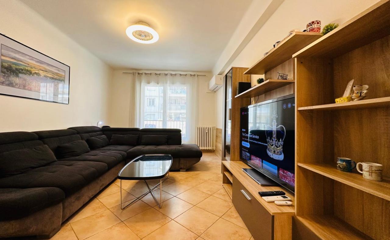 The Nice - 3 Rooms, 3Air Cond, 3Tv, 3Fans, 2 Wc, Wifi Everywhere 5Min Aeroport, Train, Beach, 1Min Tram, 15 Min Centre, Port, Parking Possible Esterno foto